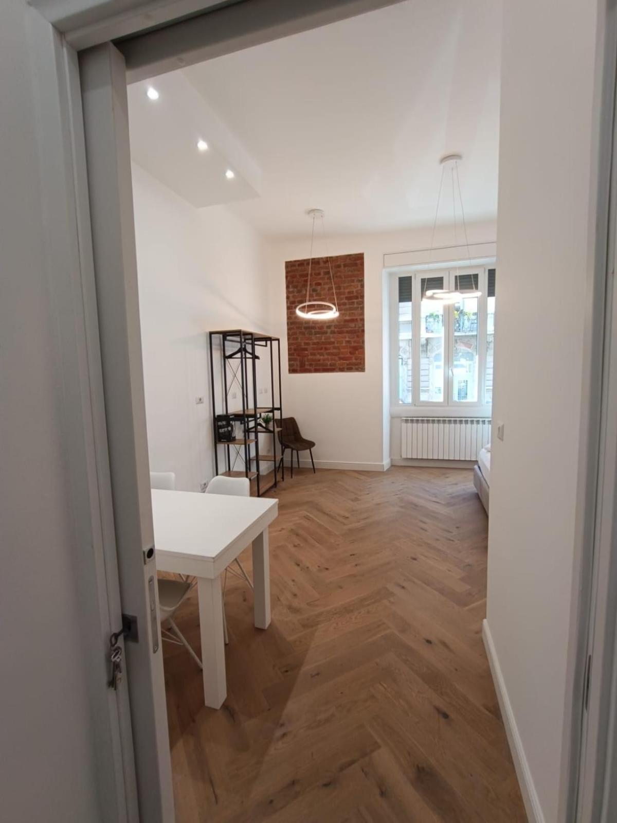 Be-C0 Centrale New Double Suite Милано Екстериор снимка