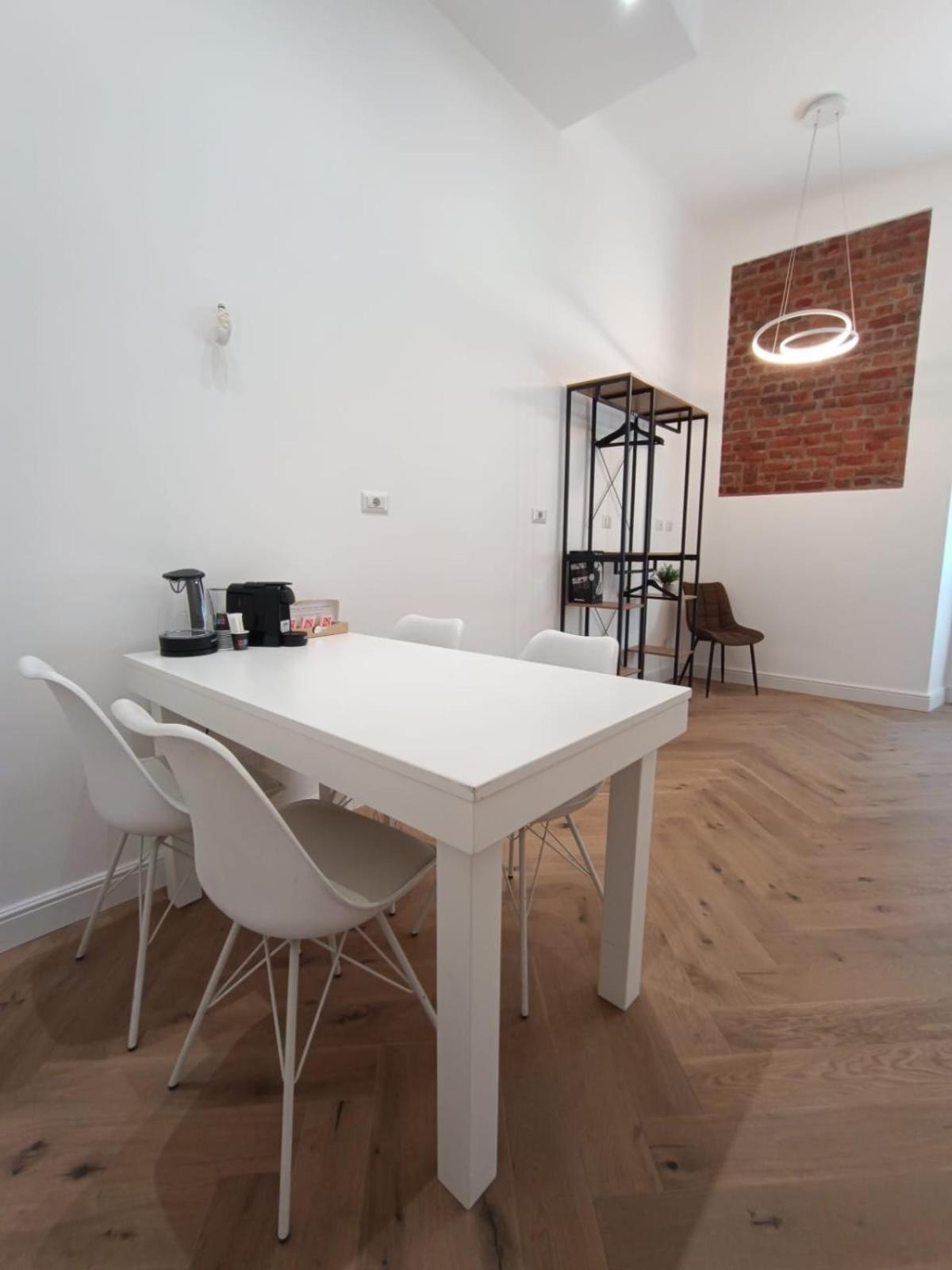 Be-C0 Centrale New Double Suite Милано Екстериор снимка