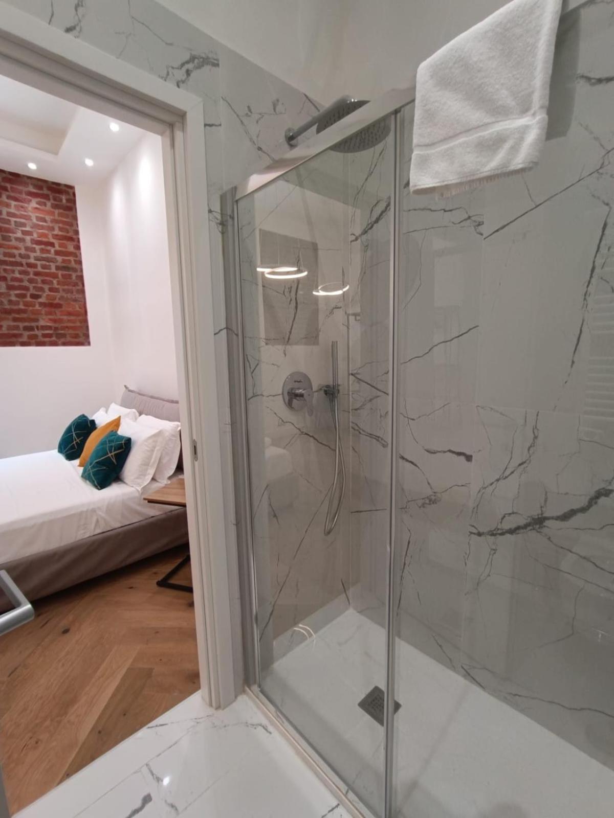 Be-C0 Centrale New Double Suite Милано Екстериор снимка