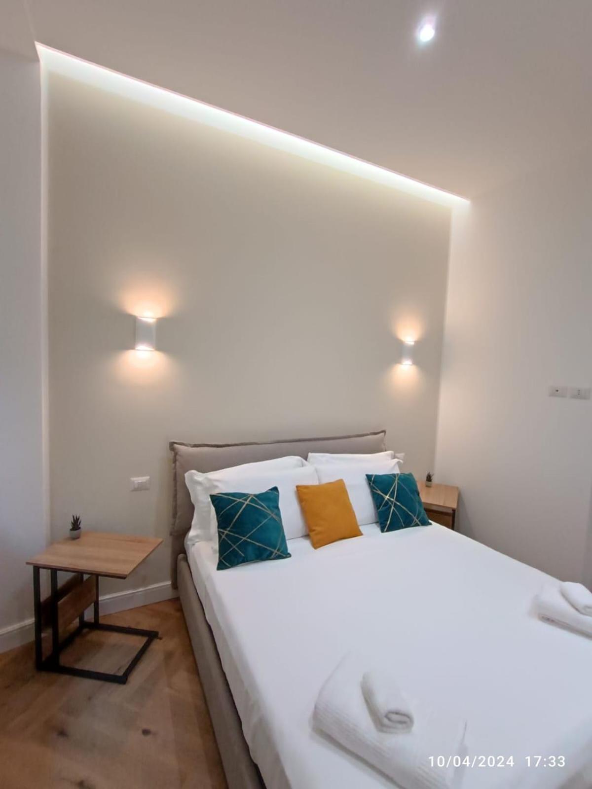 Be-C0 Centrale New Double Suite Милано Екстериор снимка