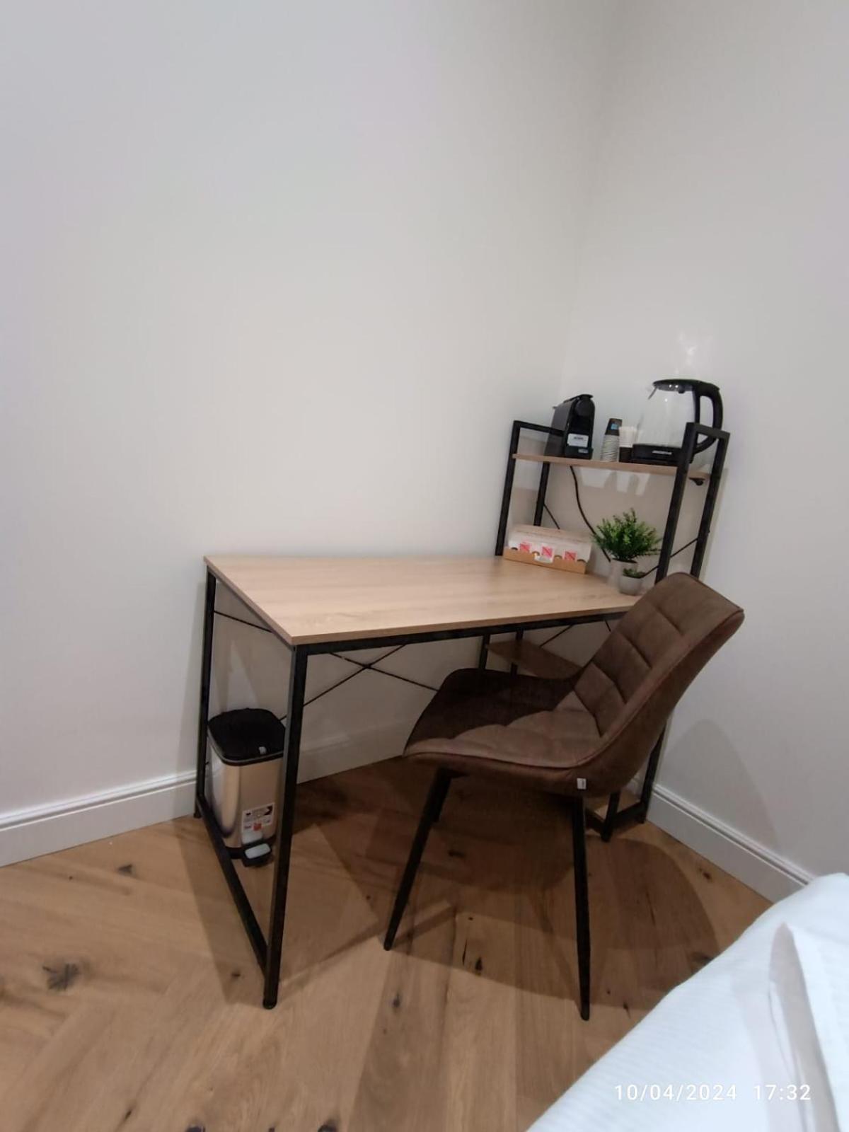 Be-C0 Centrale New Double Suite Милано Екстериор снимка